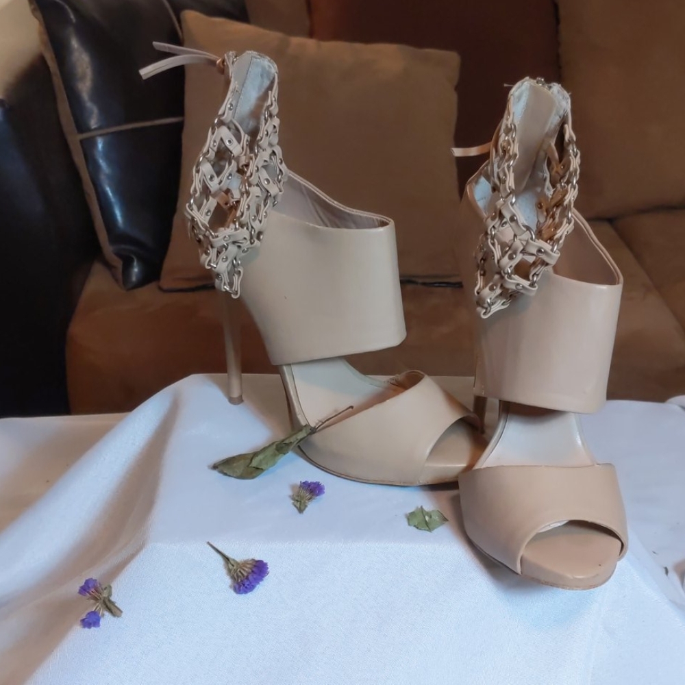 Bebe open toe ladies tan heel